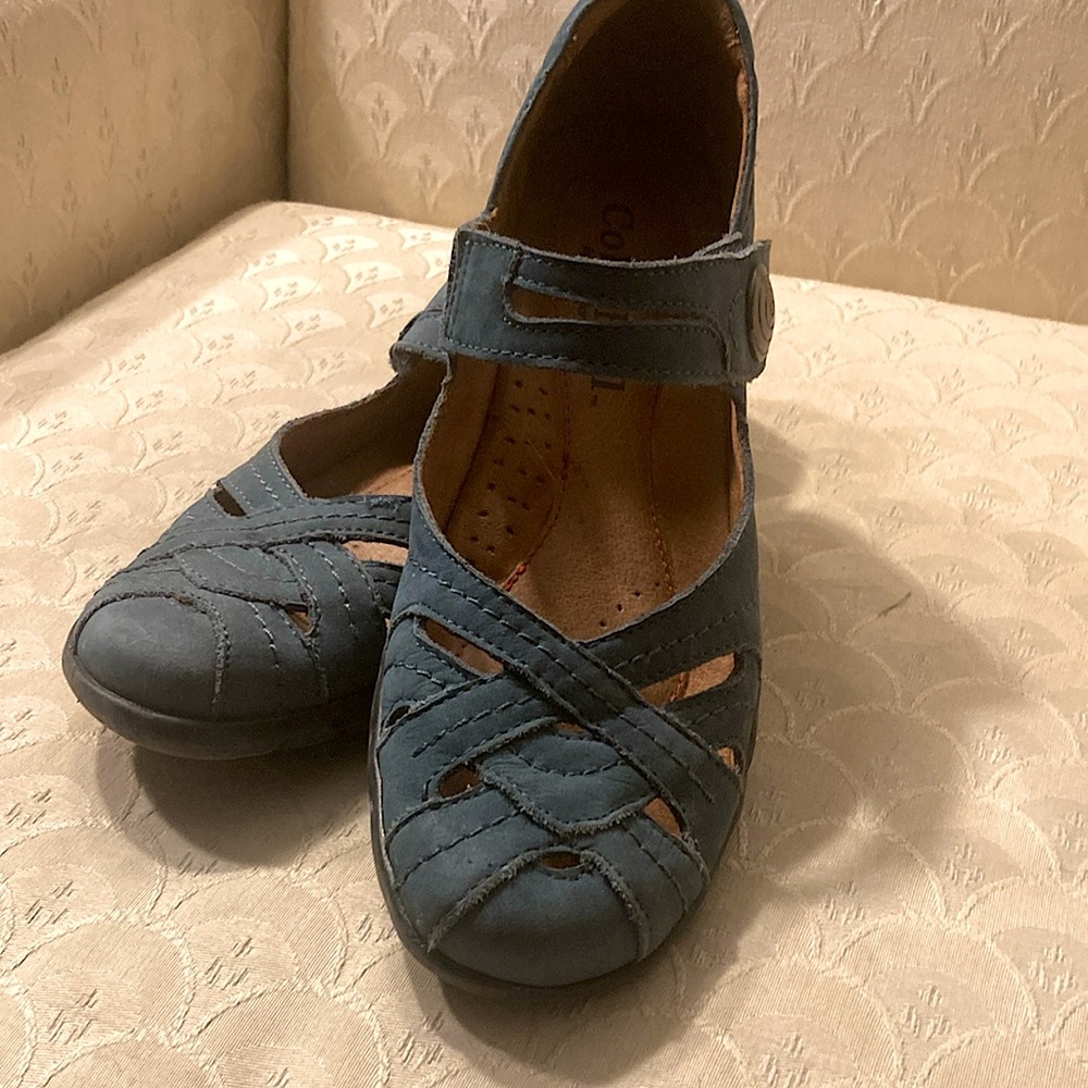Cobb Hill leather Mary Jane’s, never worn/new condition, size 7.5 narrow